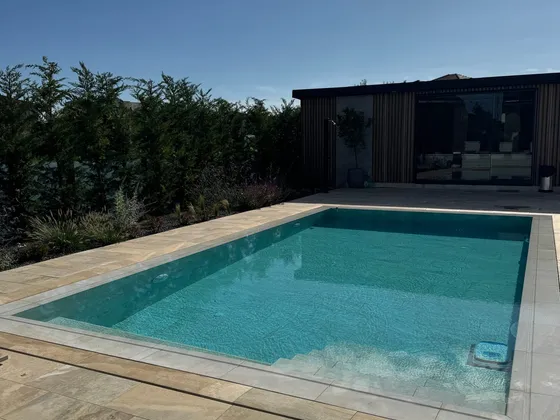 Proiect Satu Mare - Piscine private în București, realizată de Piscine Design (fotografia 1)