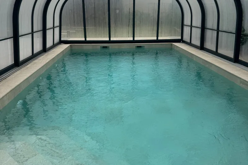 Proiect Recea, Maramureș - Acoperiri în București, realizată de Piscine Design (fotografia 3)